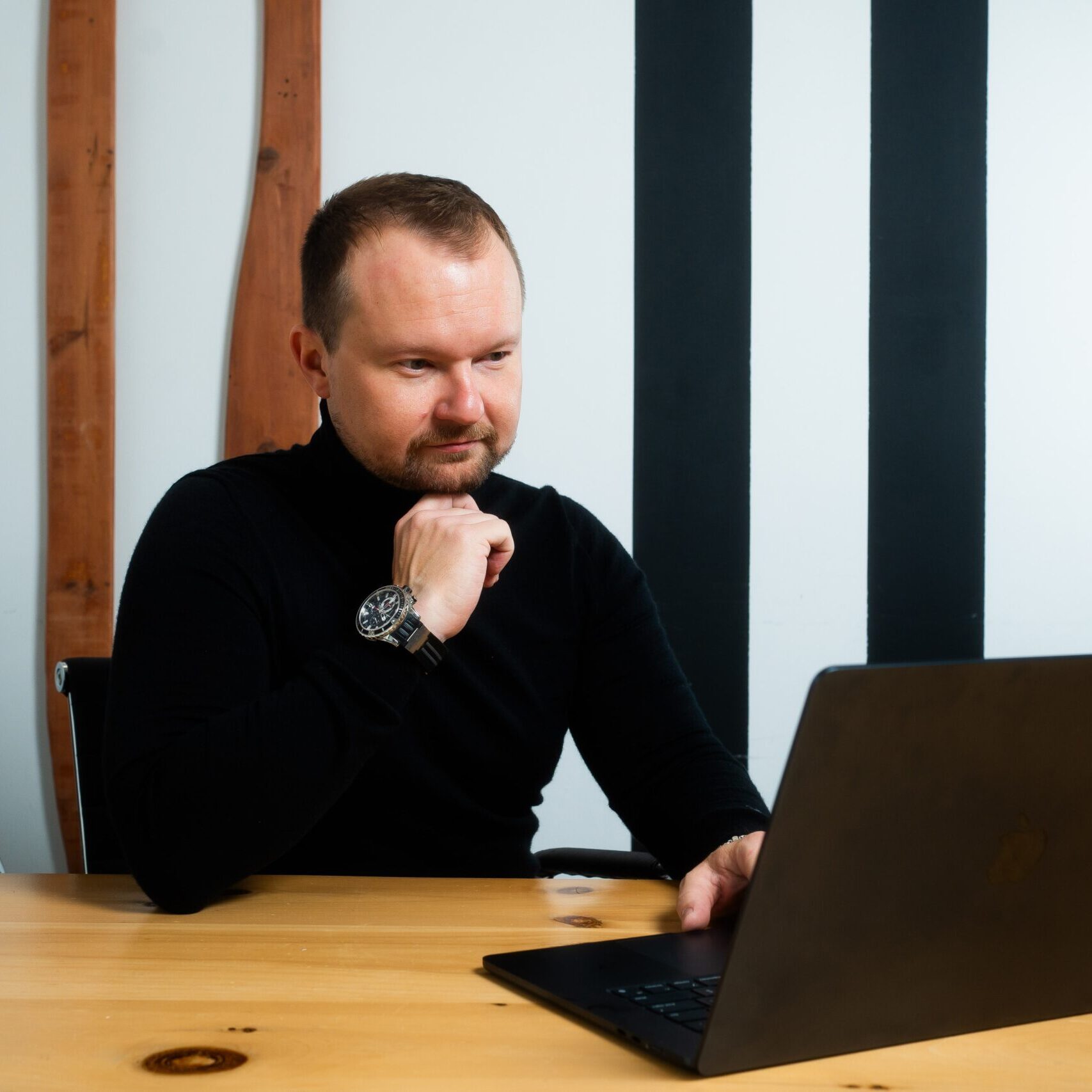 marketing agency specialist and laptop